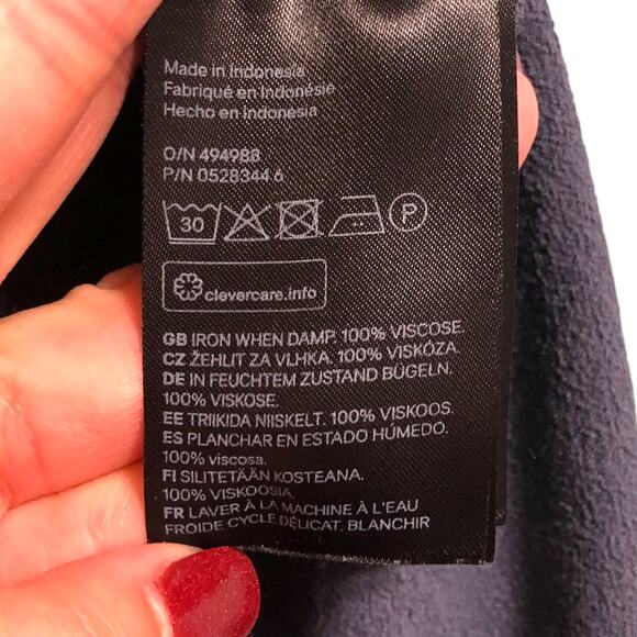 H&M SMALL/4 Round Hem Crew Neck Keyhole Back Short Sleeve Crepe Top Blouse Shirt - Picture 7 of 8